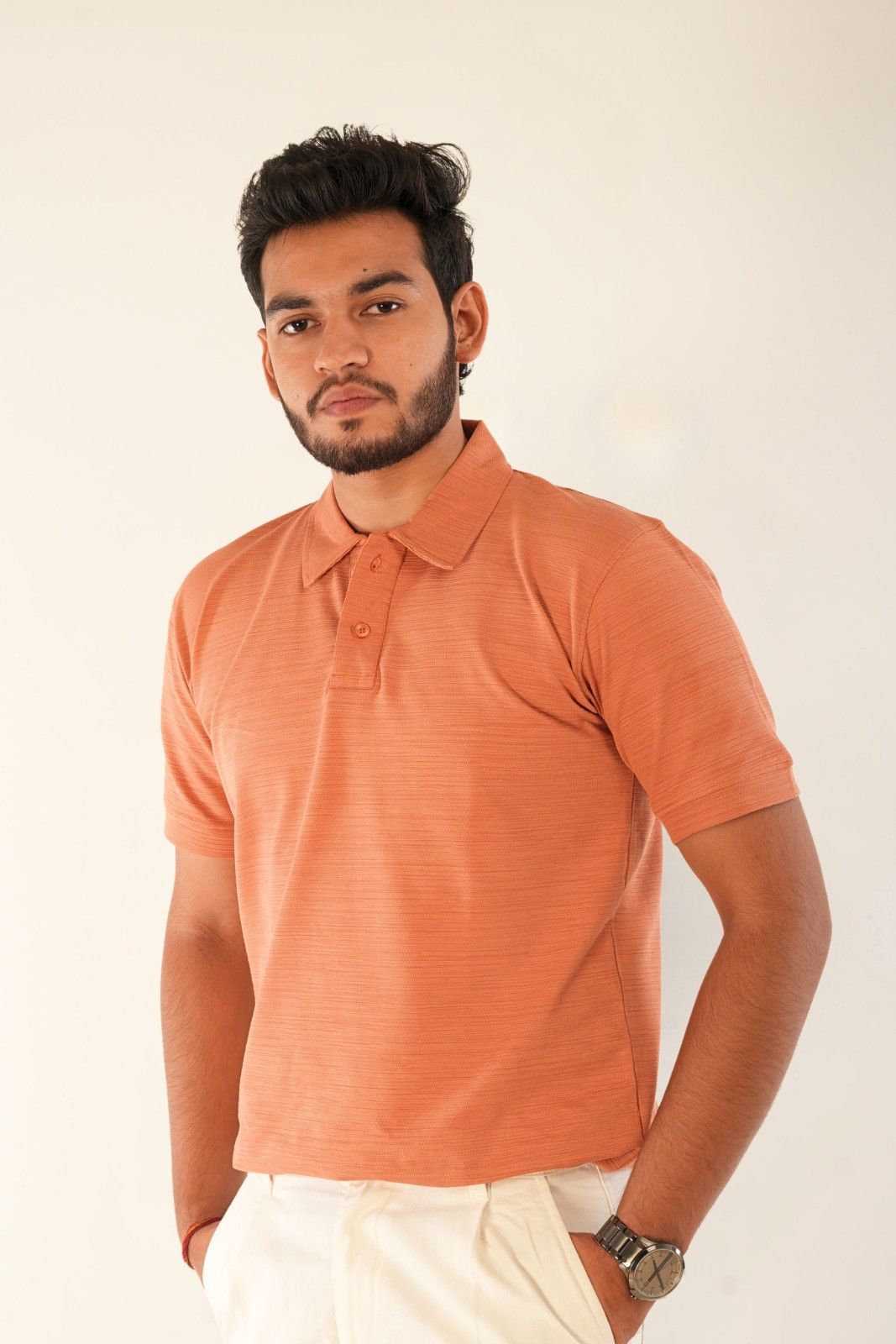 Piqué fabric close-up: Premium textured cotton weave featuring honeycomb pattern. High-quality knit construction ensures durability and breathability. Part of Berrys & Cigaredes menswear collection.